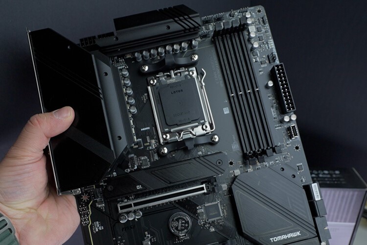 Connectivity The MSI MAG B650 Tomahawk WiFi Gaming has a rich array of c