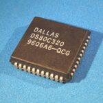 DALLAS DS80C320QCG IC 8-bit Microcontrollers  25 MHz 4.5-5.5V PLCC-44