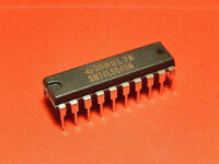 Texas Instruments / TI 74LS645-1N IC Bus Transceiver Single 8-Channel 3-Straight 20-Pin PDIP - Image 2